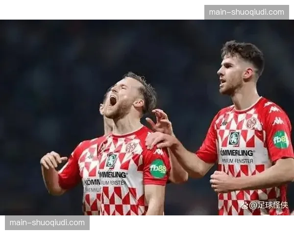 美因茨防守组织严密 费舍尔强调防守整体移动与协防